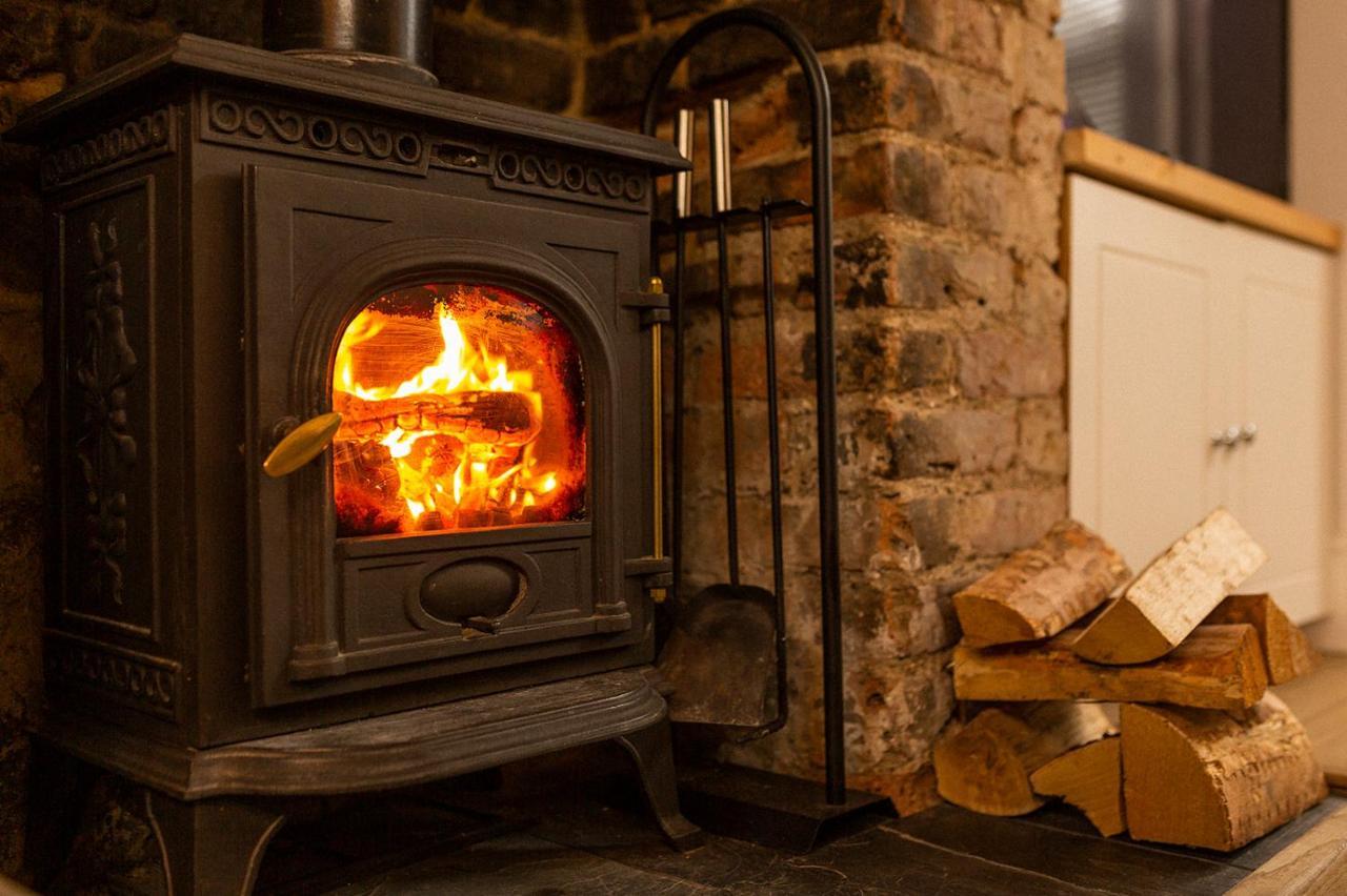 Stylish & Cosy Margate Escape With Hot Tub And Log Burner Dogs Welcome Exterior foto